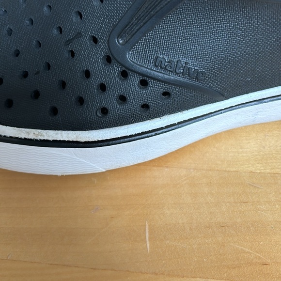 Native Shoes - Picture 2 of 4